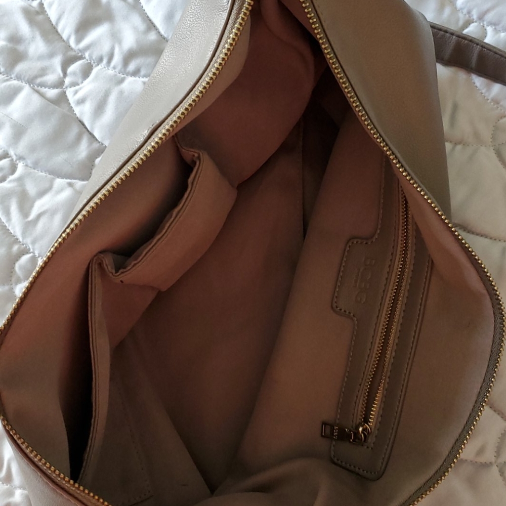 BCBG Paris Grey Crossbody Bag - Picture 4 of 5
